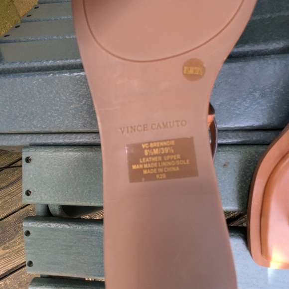 Excellent Vince Camuto Backzip Ankle strap Cushioned Leather Sandals Sz 8.5-9.5 - Picture 4 of 8